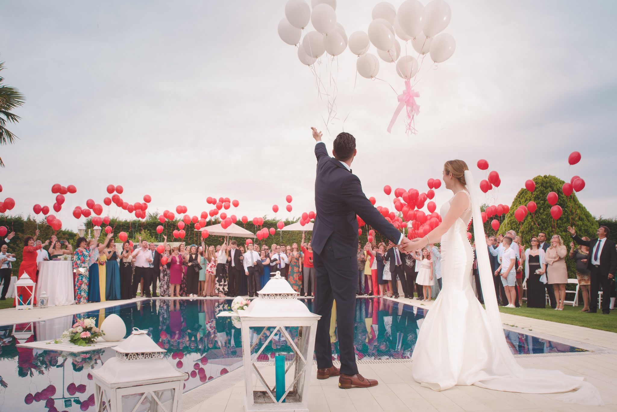 Couple getting married on Valentine's Dat with balloons
